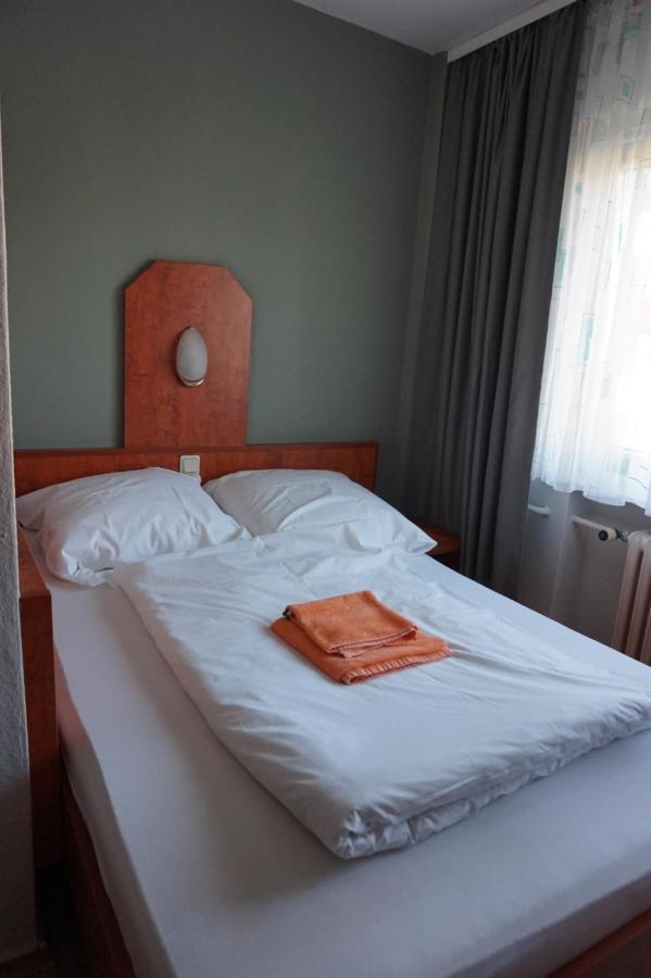 Bone To Hotel Salzgitter Bagian luar foto