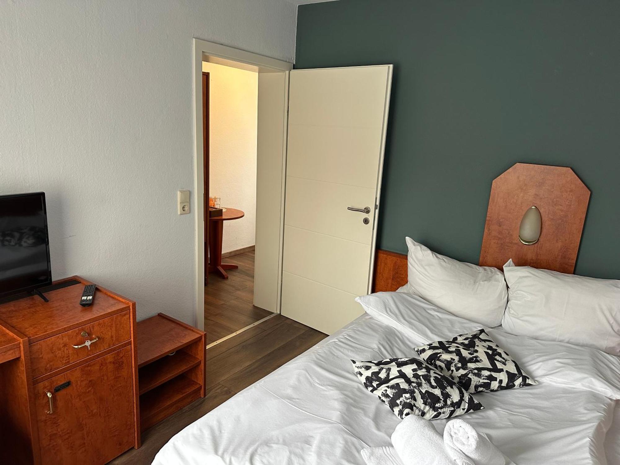 Bone To Hotel Salzgitter Bagian luar foto